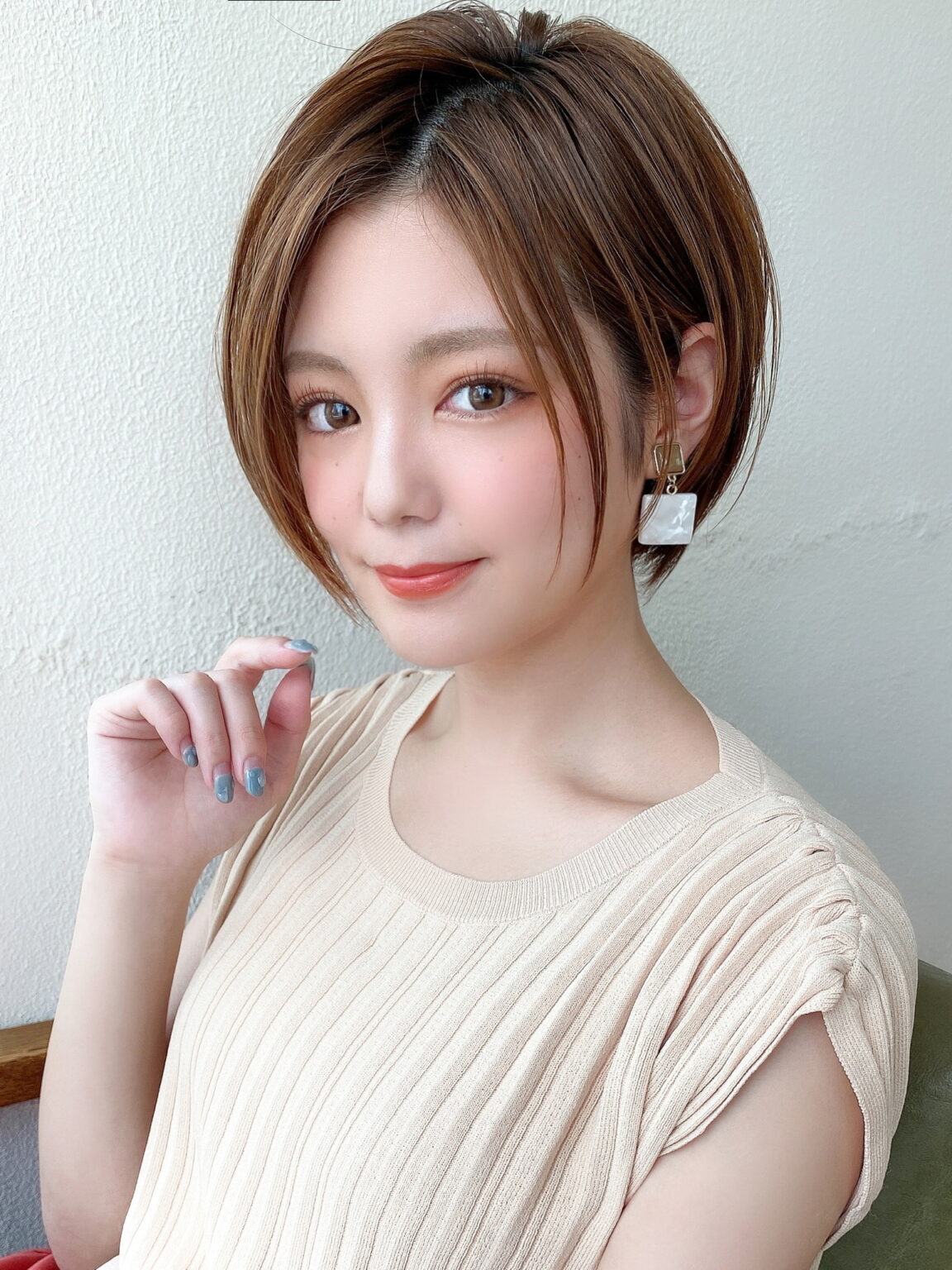 大人女性に人気の前下がりボブ！メリット・デメリットと失敗しないオーダー方法｜美髪zero